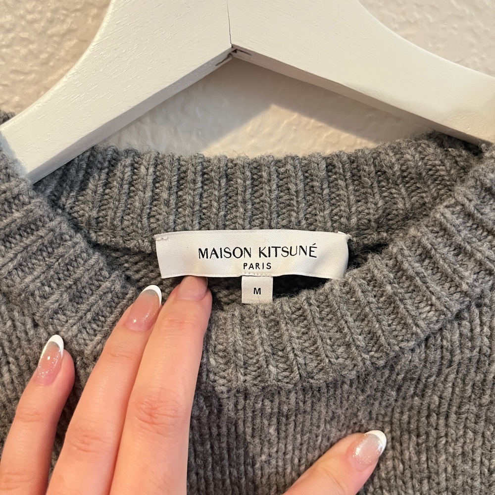 MAISON KITSUNE Gray Sweater with Fox Design Authentic！ - Picture 2 of 3